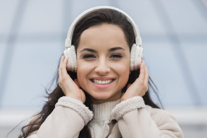 Noise-Cancelling Headphones Noise-Cancelling Headphones